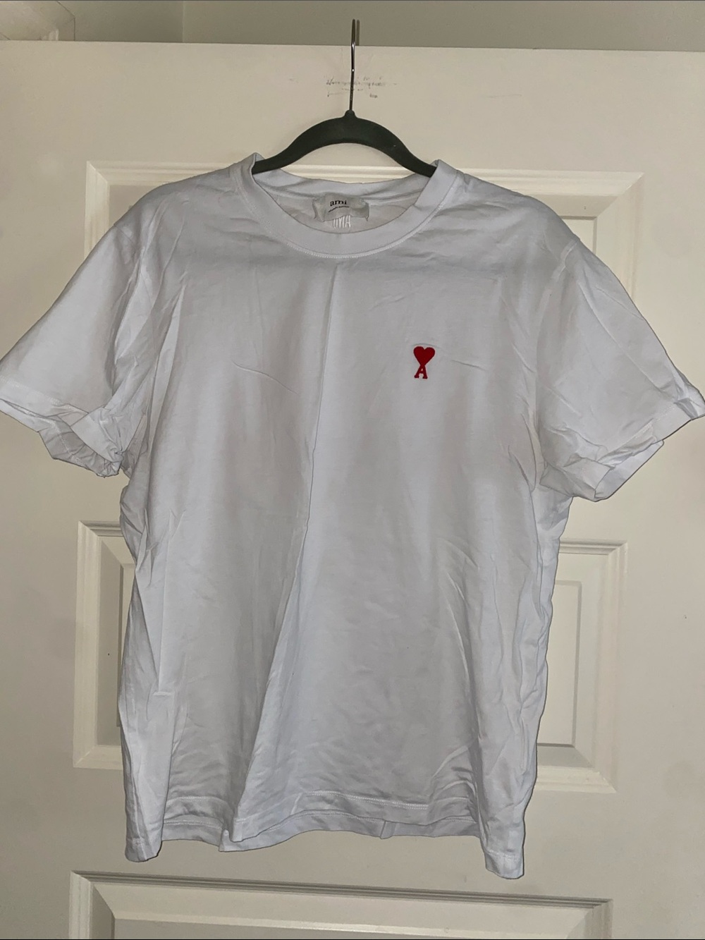 Ami White Short Sleeve Crewneck T-Shirt with Small Red Heart